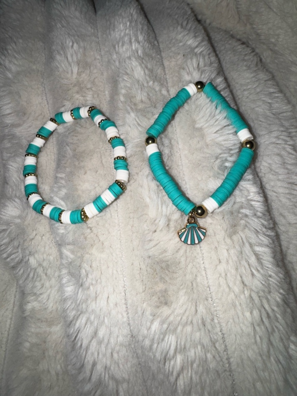 Turquoise & White Shell Charm Stretch Bracelet Set